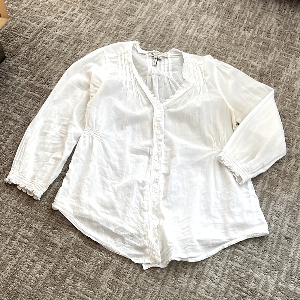 BCBG white peasant blouse